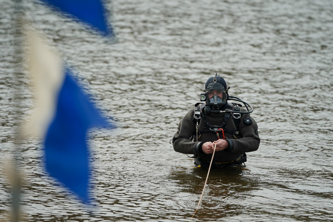 Началась ежегодная переподготовка водолазов-спасателей в Москве