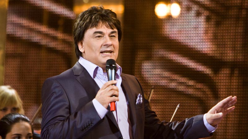 «Нетрезвая баба»: Александр Серов раскритиковал вышедшую на футбольное поле Волочкову