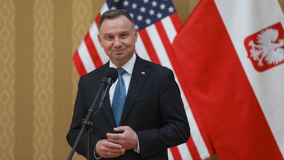 Польского чиновника уволили за разговор Дуды с российскими пранкерами