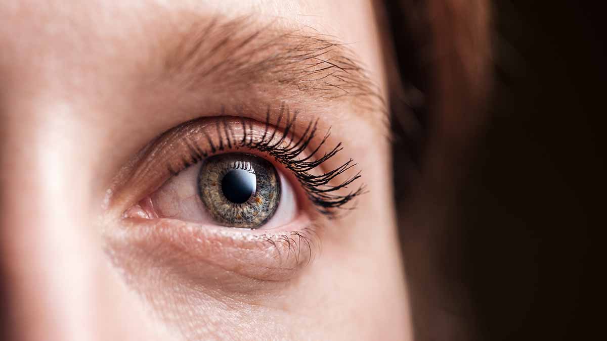 Косметолог назвала эффективные способы борьбы с отеками под глазами