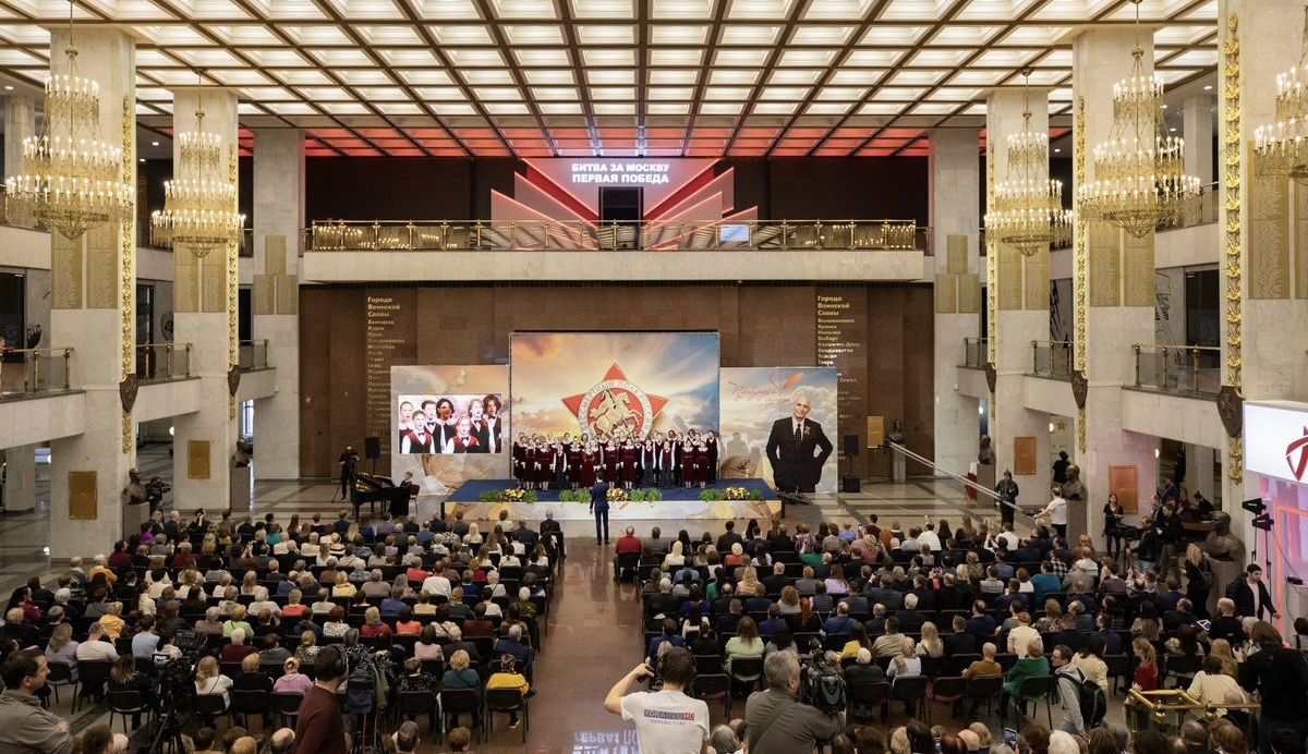 Победителей конкурса памяти Василия Ланового наградили в Музее Победы