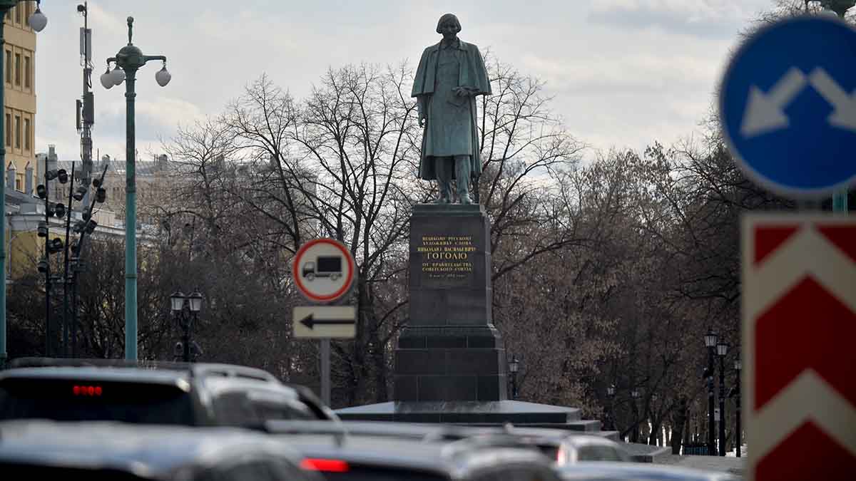 «Желтый» уровень погодной опасности продлили в Москве из‑за ветра