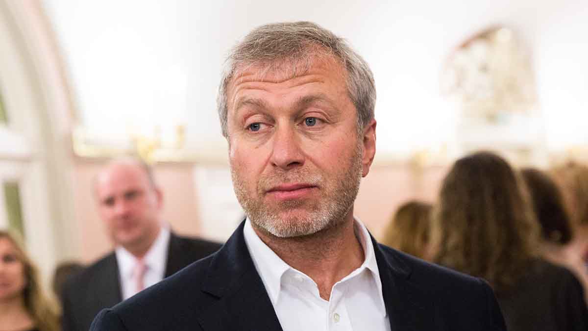 Европейский суд отказался снять санкции с Абрамовича и Януковича