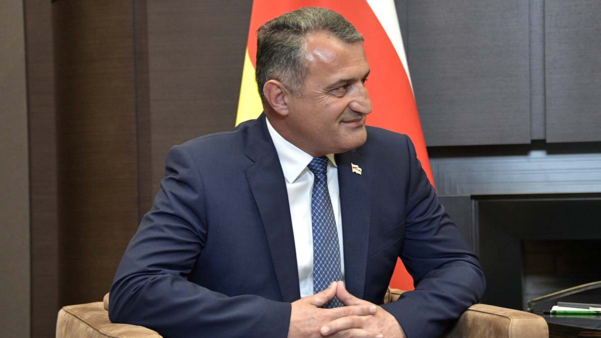 Президент Южной Осетии допустил возможность проведения двух референдумов