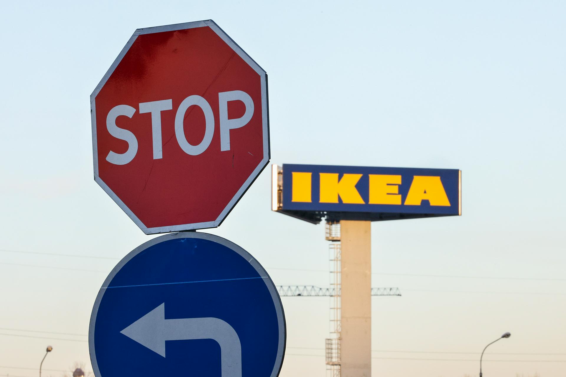 Включи через 15. Ikea ушла. Икеа уходит из России. Икеа приняла решение. Икеа показала новый логотип.