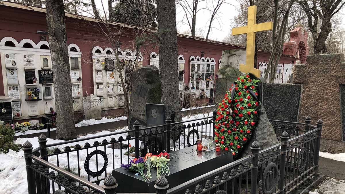 Памятник на могиле Николая Гоголя отреставрируют на Новодевичьем кладбище