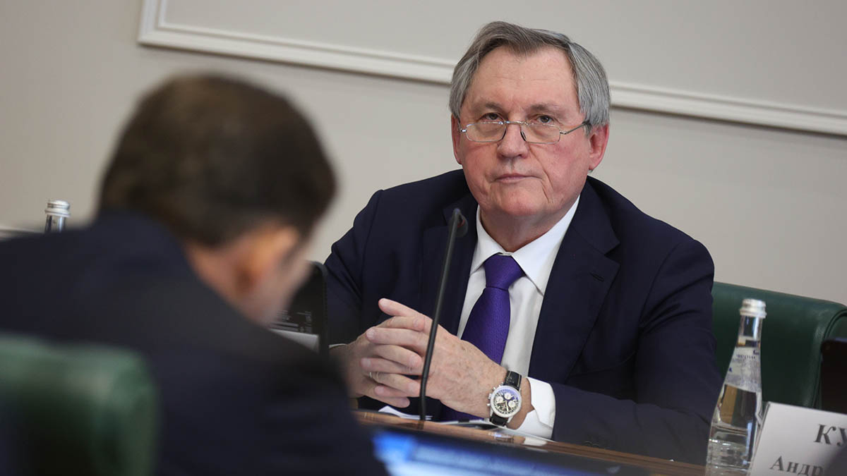 Правительство не поддержало предложение Минэнерго продавать алкоголь на заправках