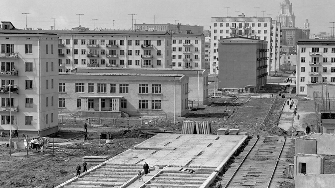 Главархив рассказал о Москве 1950-х годов и возведении МГУ