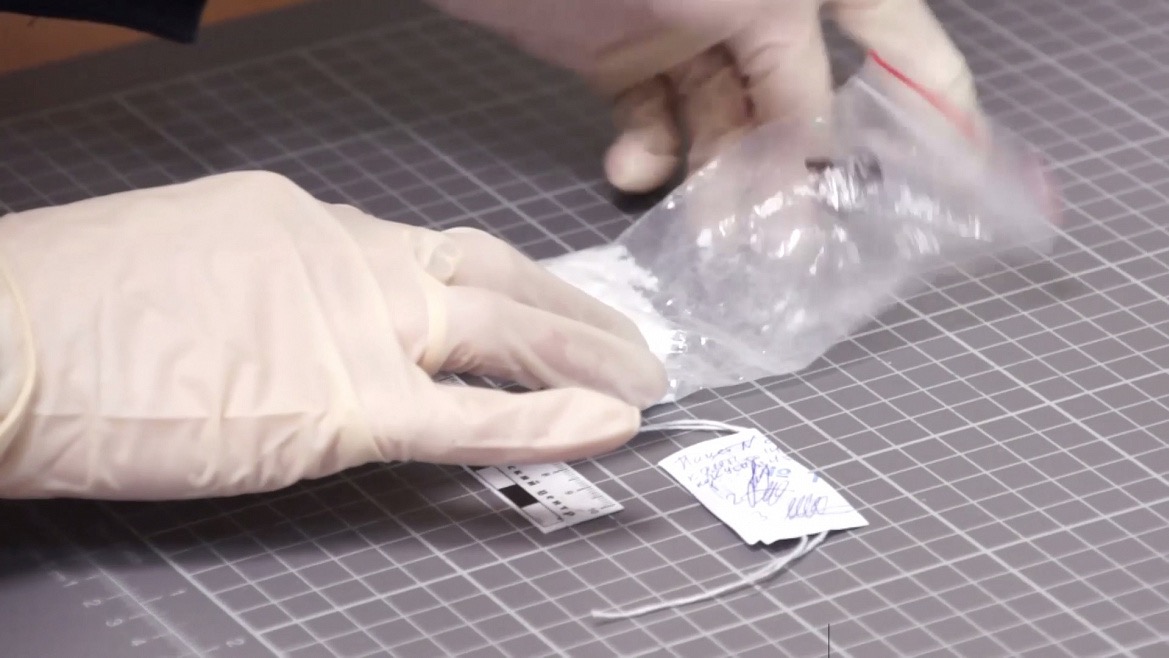 Продававшего мефедрон и гашиш мужчину задержали с поличным в Сочи