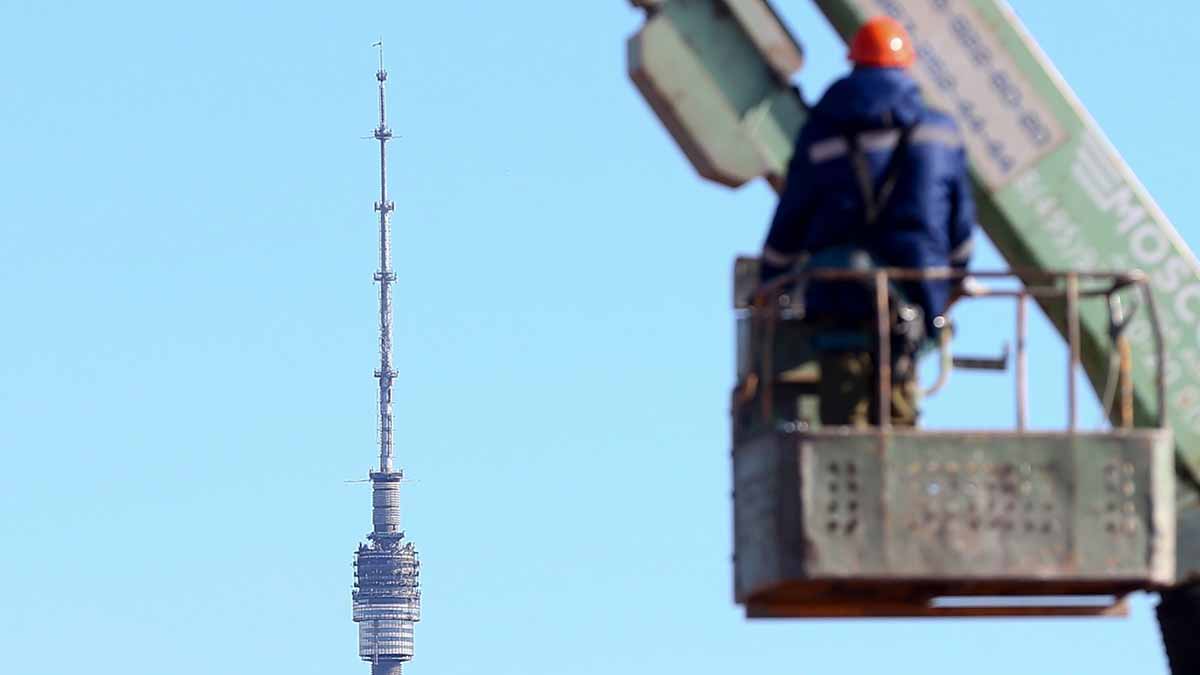 Останкинскую башню раскрасили в честь 100-летнего юбилея «Спартака»