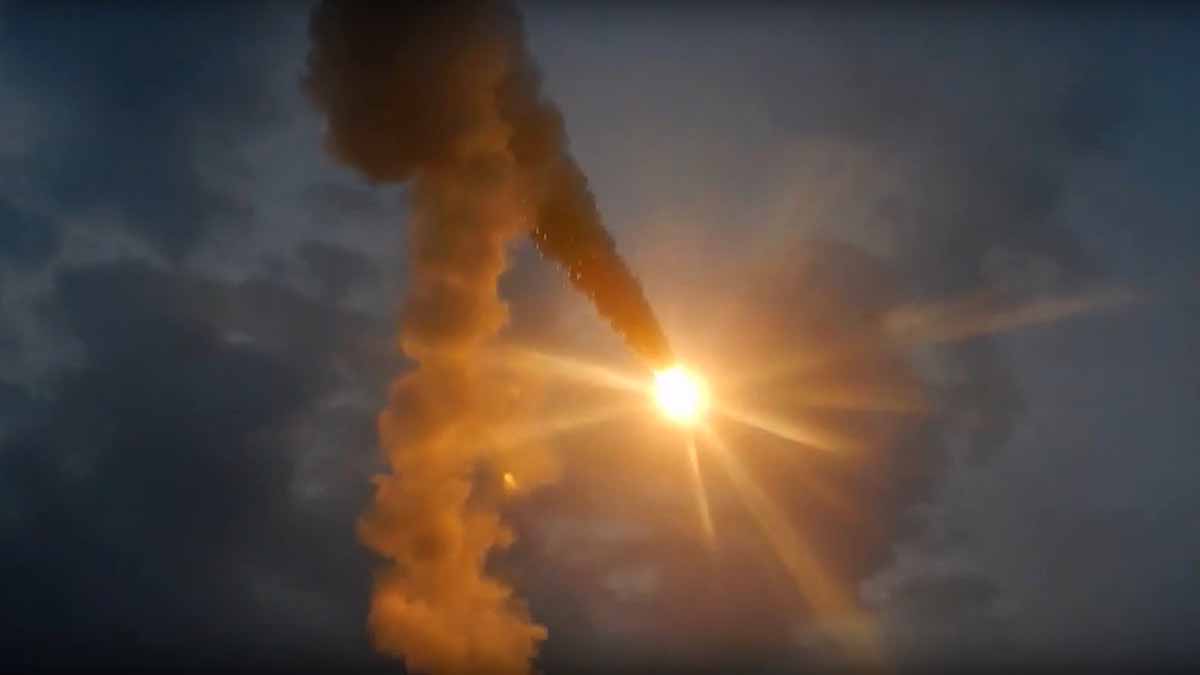 СМИ: Истребитель ВСУ Су-27 сбили при попытке атаковать Курскую область