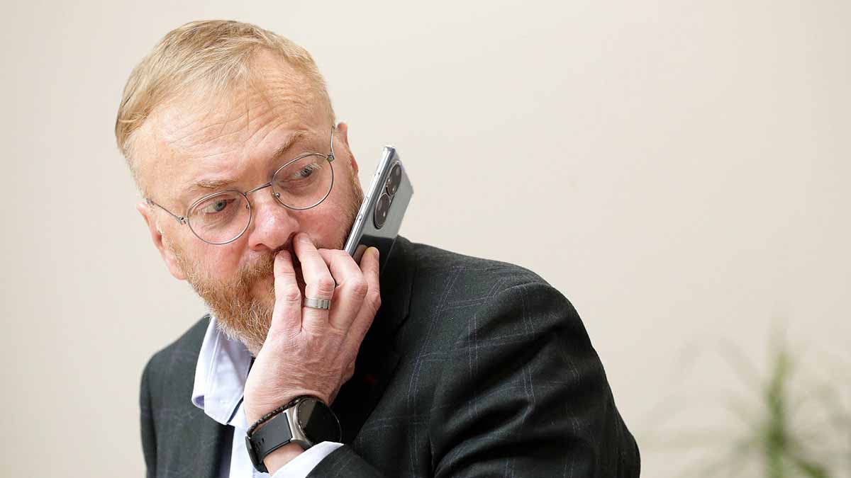 Депутат Милонов призвал запретить услуги экстрасенсов и гадалок