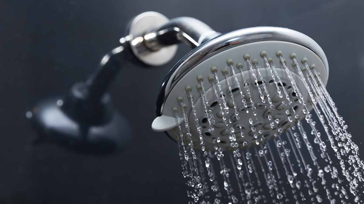Почему нельзя ходить в душ когда температура: 9 важных причин