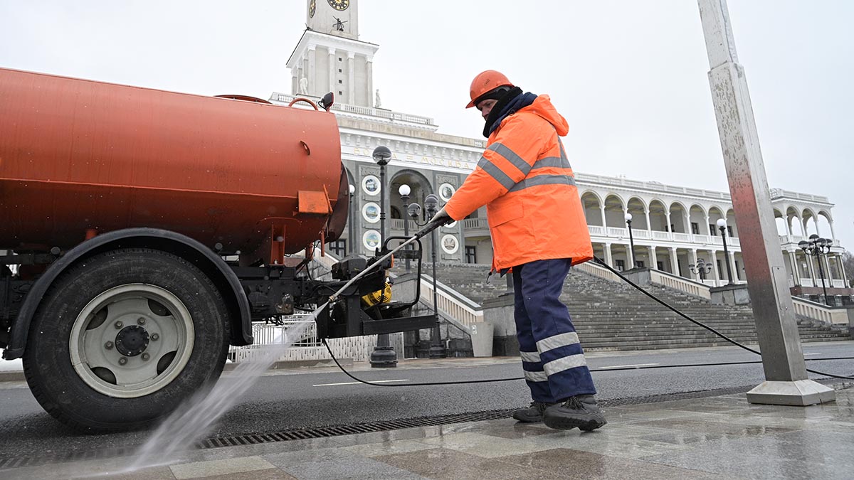 Столичные причалы подготовили к зимнему периоду