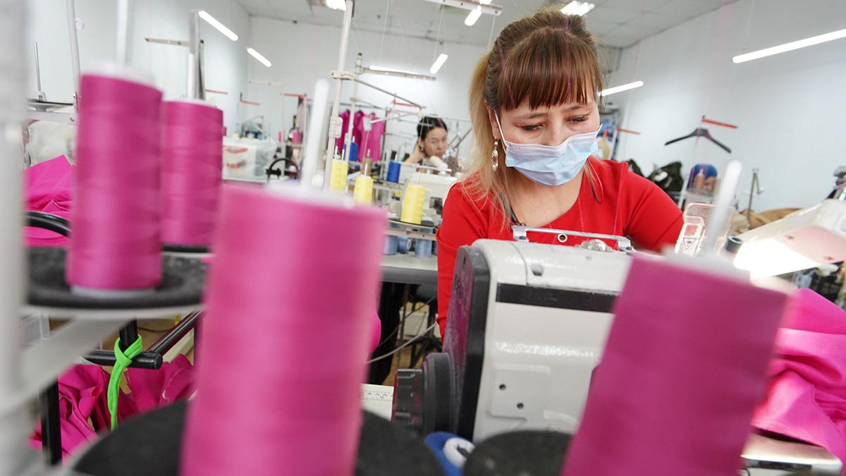 Производитель детской одежды в Москве увеличил объем производства в семь раз