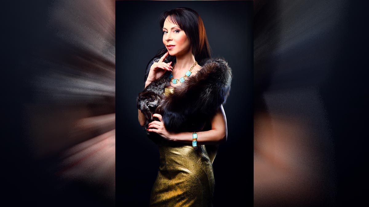 «Пепелище свое разгребаю»: Хлебникова рассказала о реальной причине пожара в своей квартире