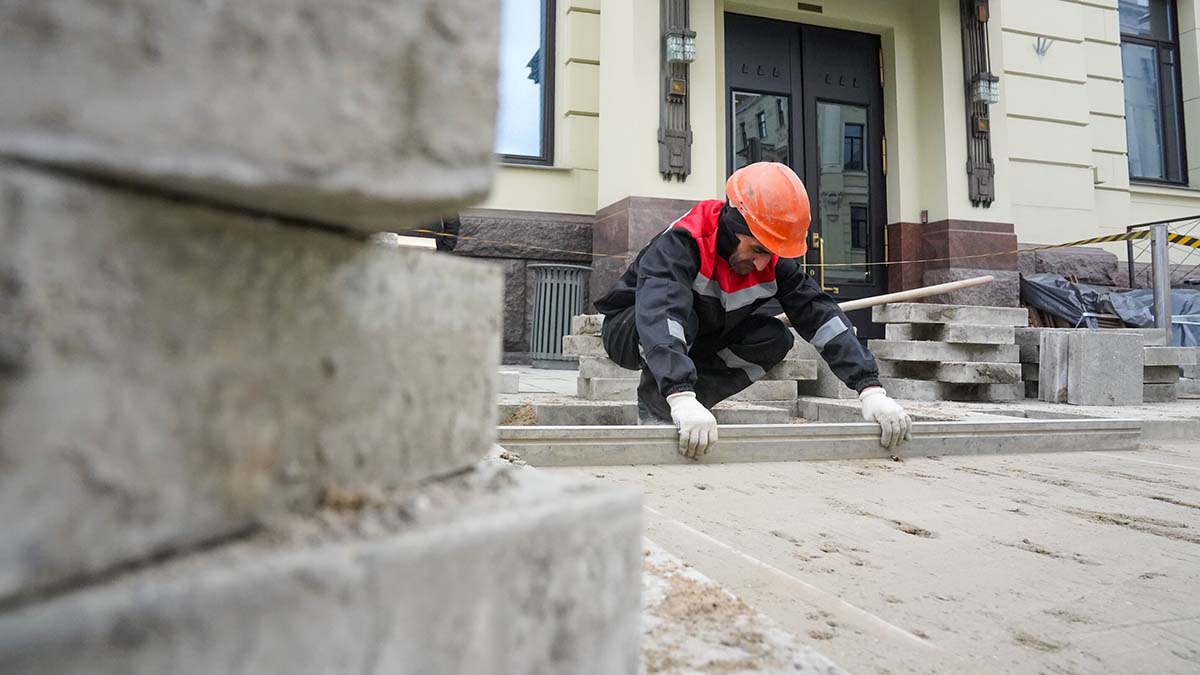 Пешеходный участок Ладожской улицы станет комфортным общественным пространством