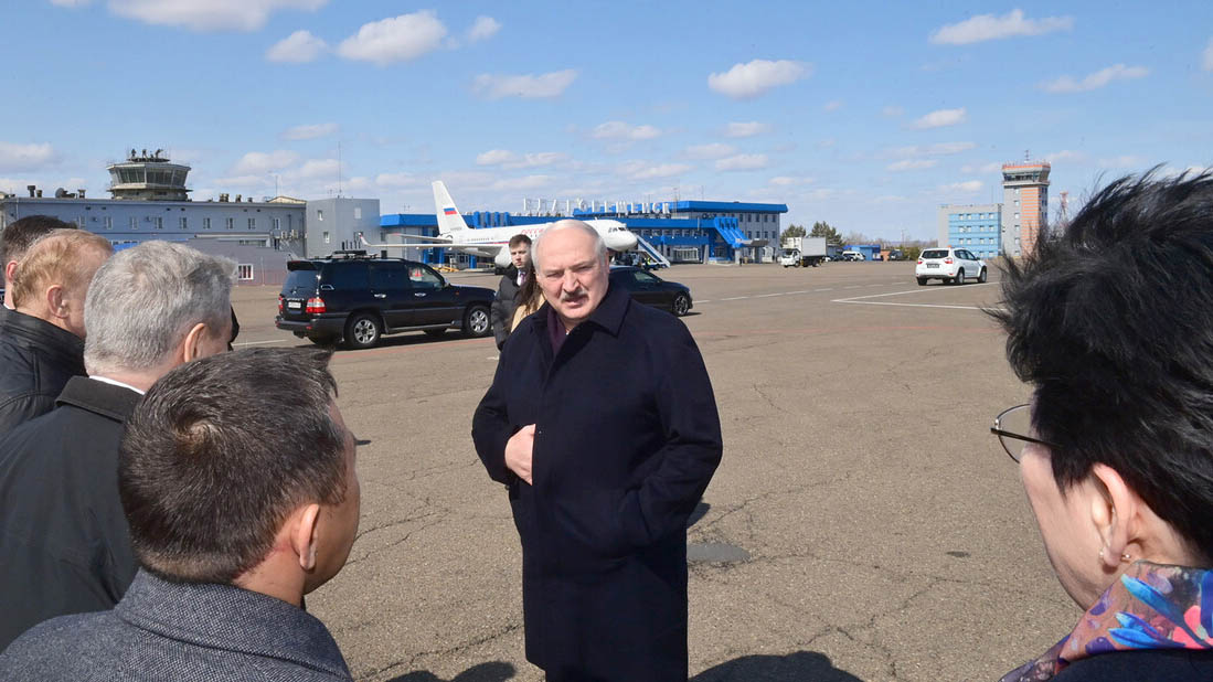 «Все, больше не будет»: Лукашенко отменил зиму в Амурской области