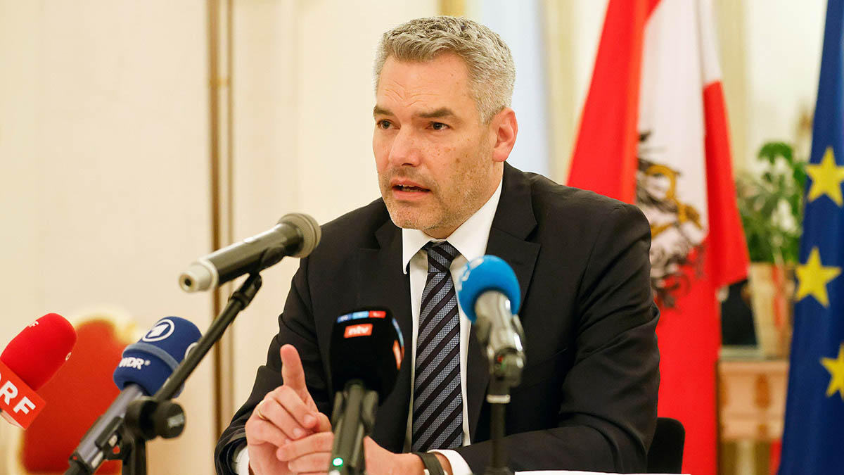 «Ультиматум в обертке компромисса»: зачем канцлер Австрии приезжал в Россию