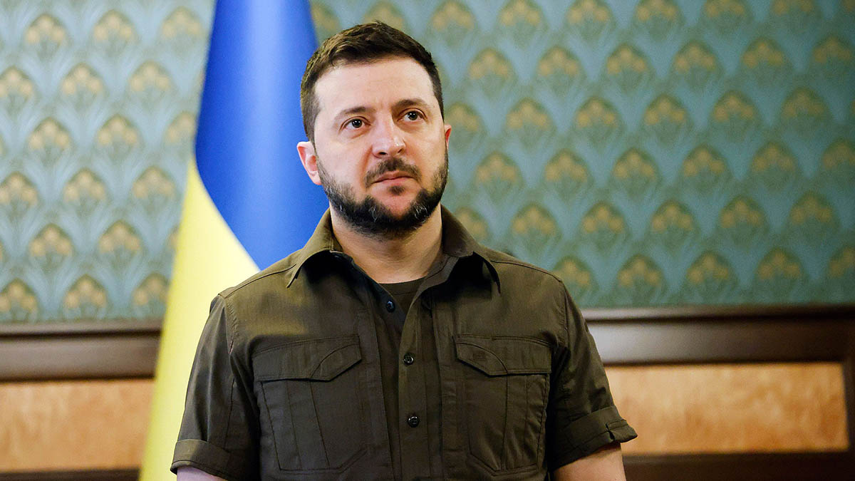 IFQ: Залужный и Зеленский ведут «политическую войну» на Украине