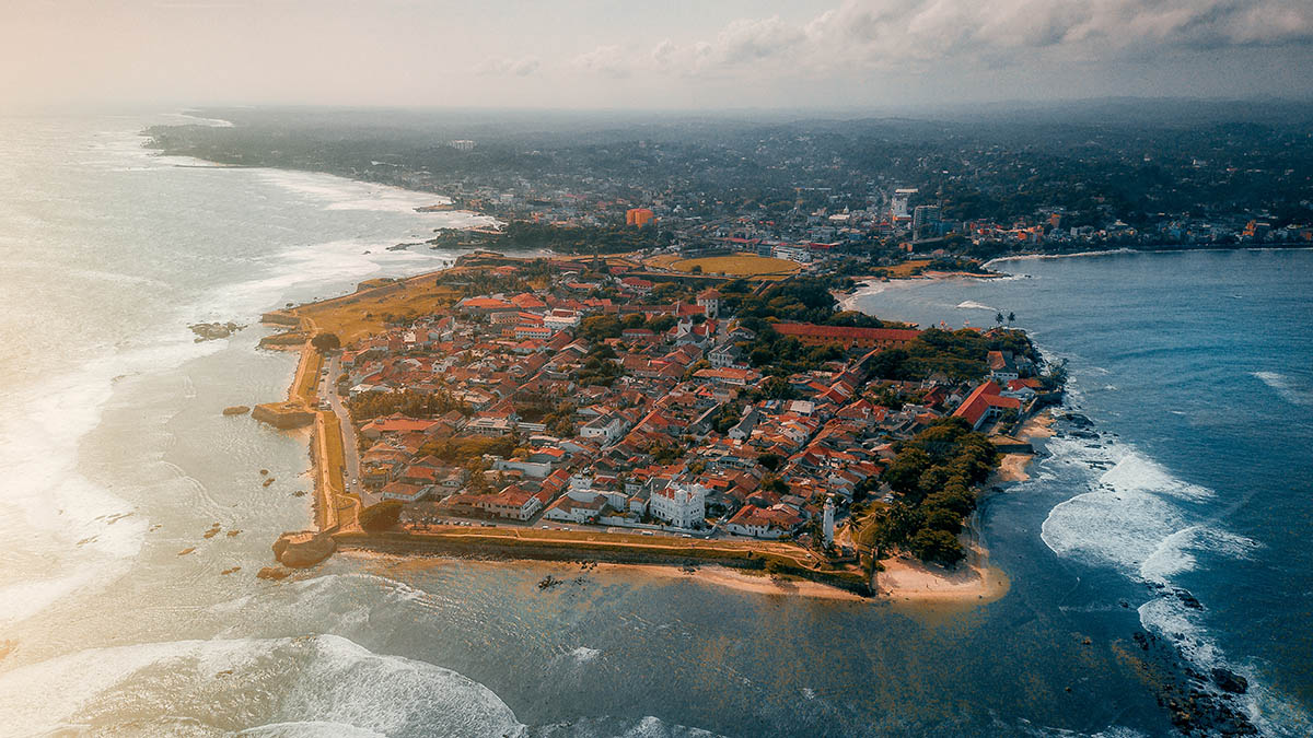 Временным президентом Шри-Ланки станет спикер парламента Абейвардена