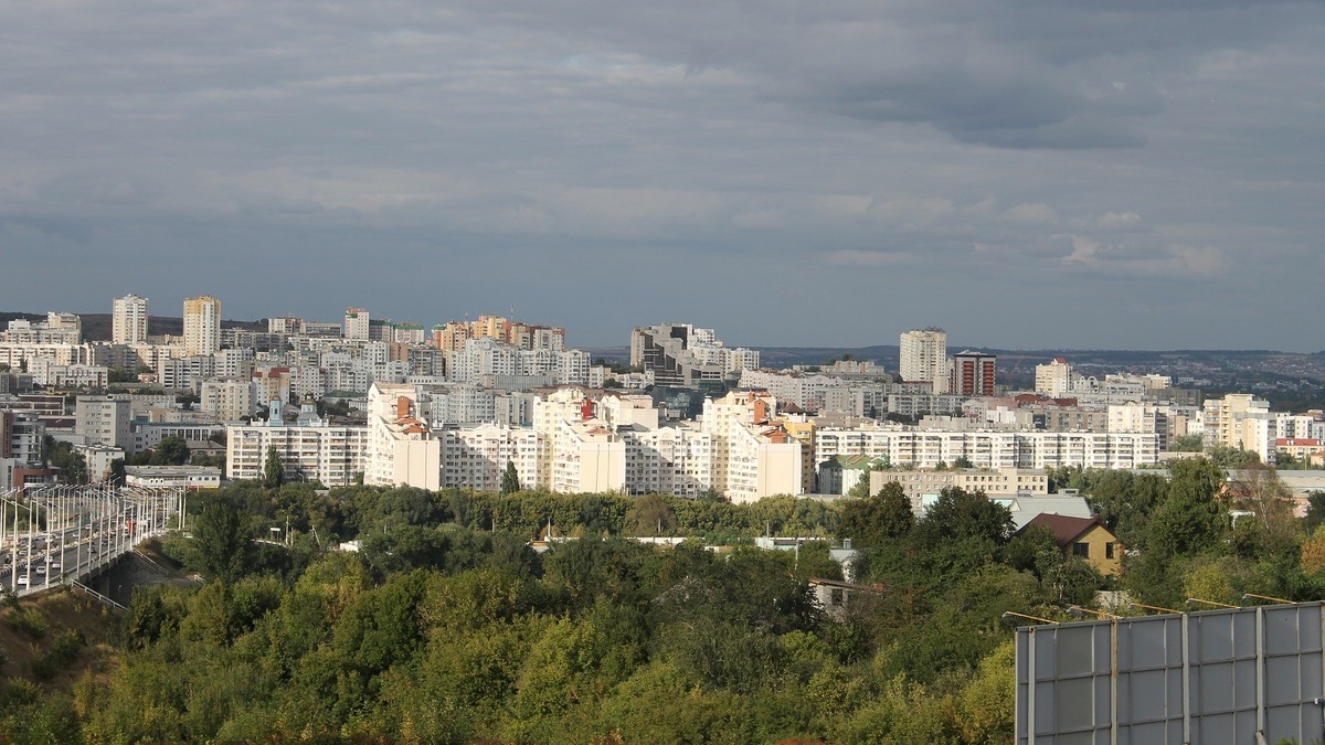 Гладков: ВСУ разбрасывают противопехотные мины в Белгородской области