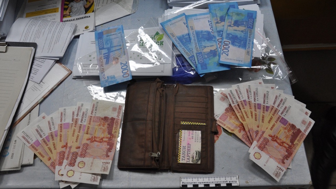 Мужчина попытался расплатиться фальшивыми деньгами в Рязанской области