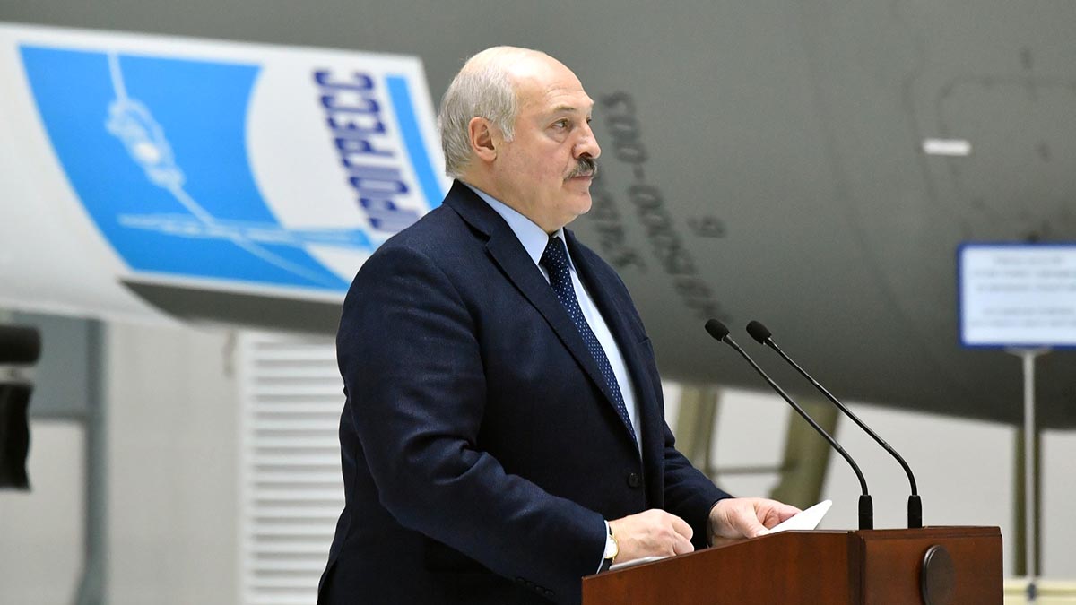 Лукашенко назвал события в Буче спецоперацией Великобритании