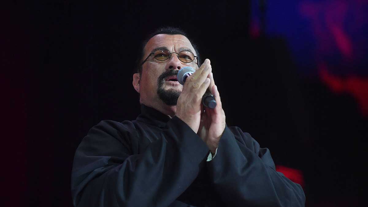 «Я буду сражаться»: Стивен Сигал заявил о готовности умереть за Владимира Путина