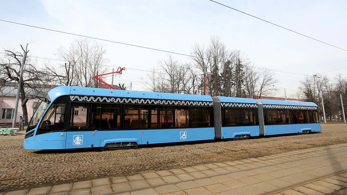 Движение трамваев на Красноказарменной улице восстановили