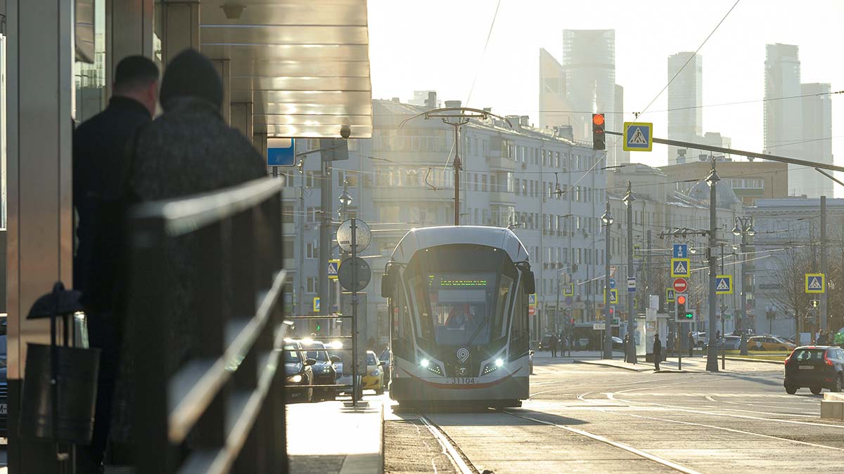 Два трамвайных маршрута задерживаются на Сущевской улице