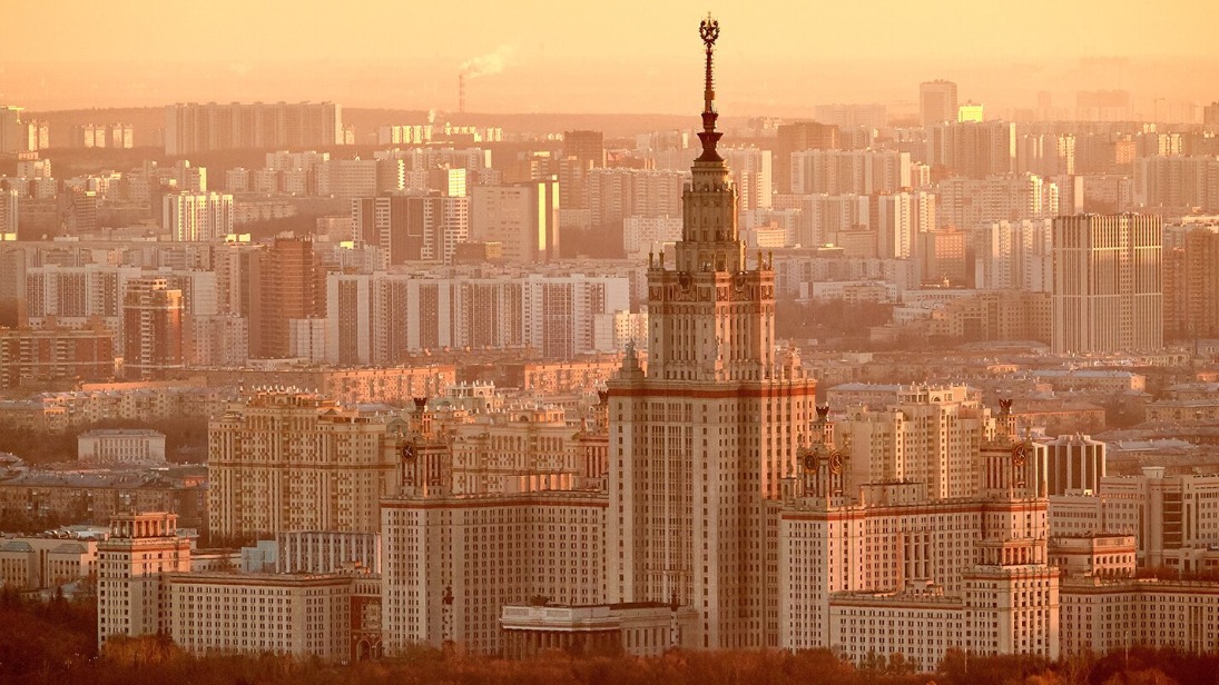 Около 500 человек написали диктант «Московский код» на городских площадках