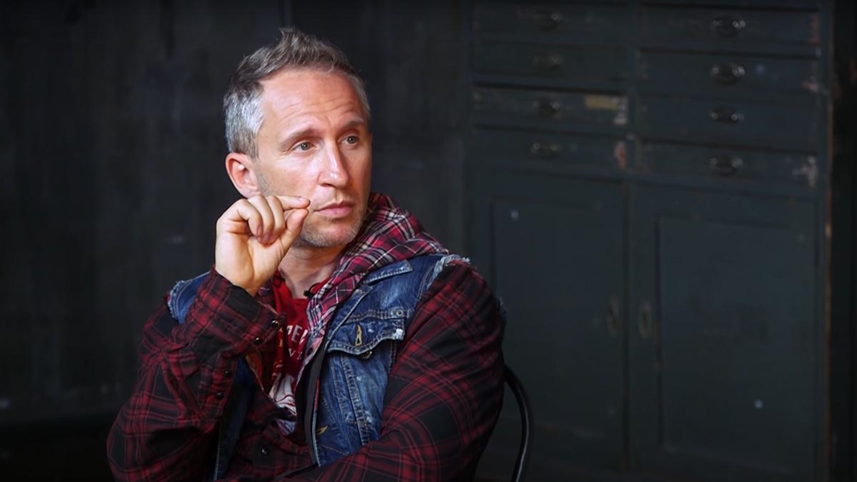 Оскар Кучера оказался на борту самолета, экстренно севшего в Индии