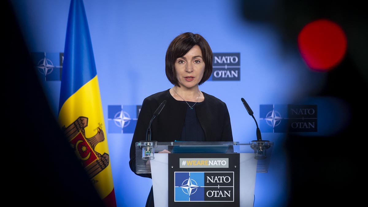 МИД Молдавии вызывает российского посла после слов Захаровой в адрес Санду