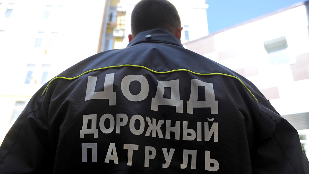 Экипажи Дорожного патруля ЦОДД помогли москвичам более 2,2 тысячи раз в 2023 году