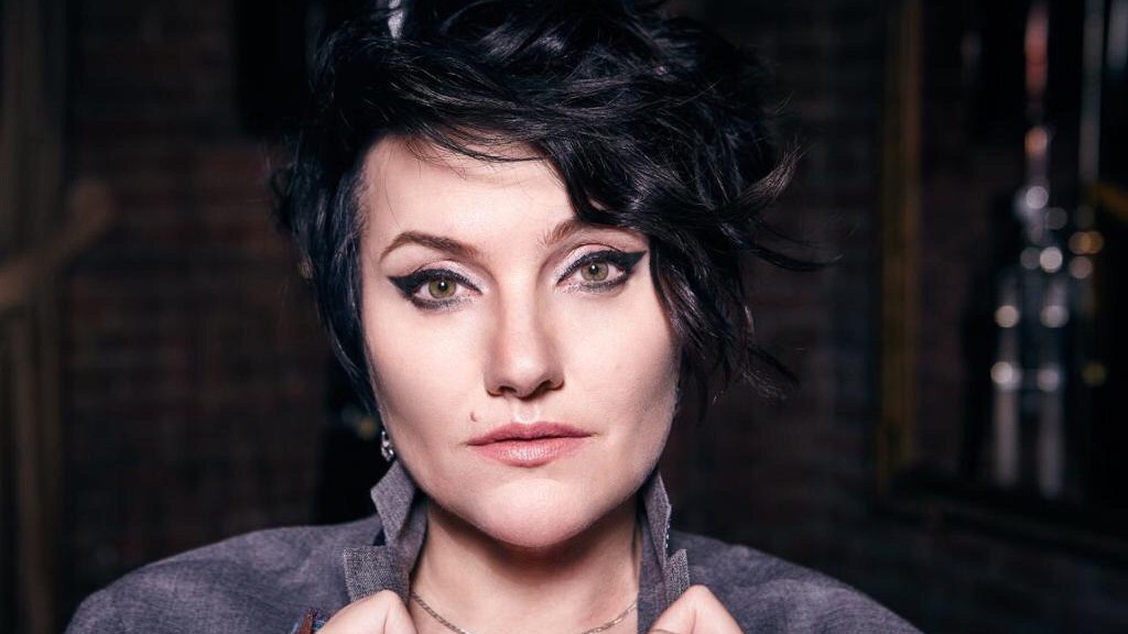 «На экранах мало умных женщин»: актриса Инга Оболдина — о недостатках кино, хитростях с возрастом и серьезности 