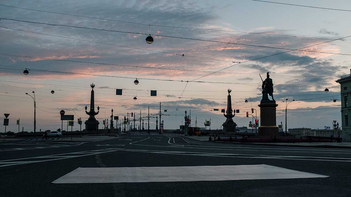 В Мариинском дворце вручили знаки отличия новым почетным гражданам Петербурга