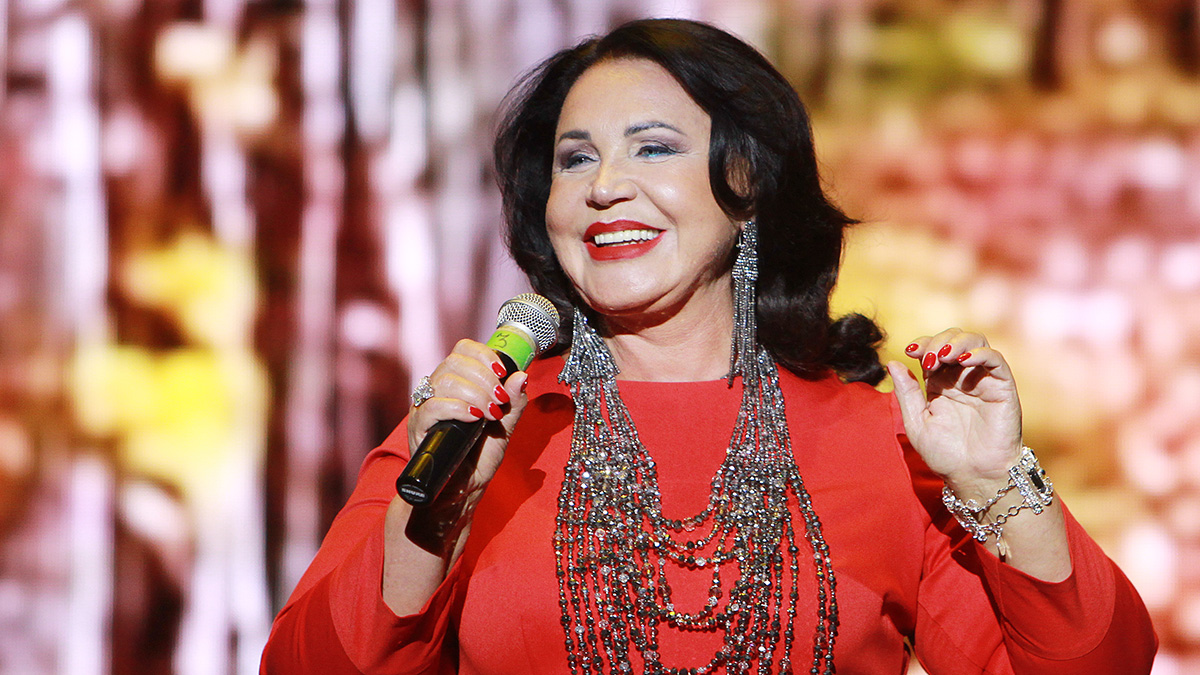 Каких артистов мы увидим в новогодних «Голубых огоньках»