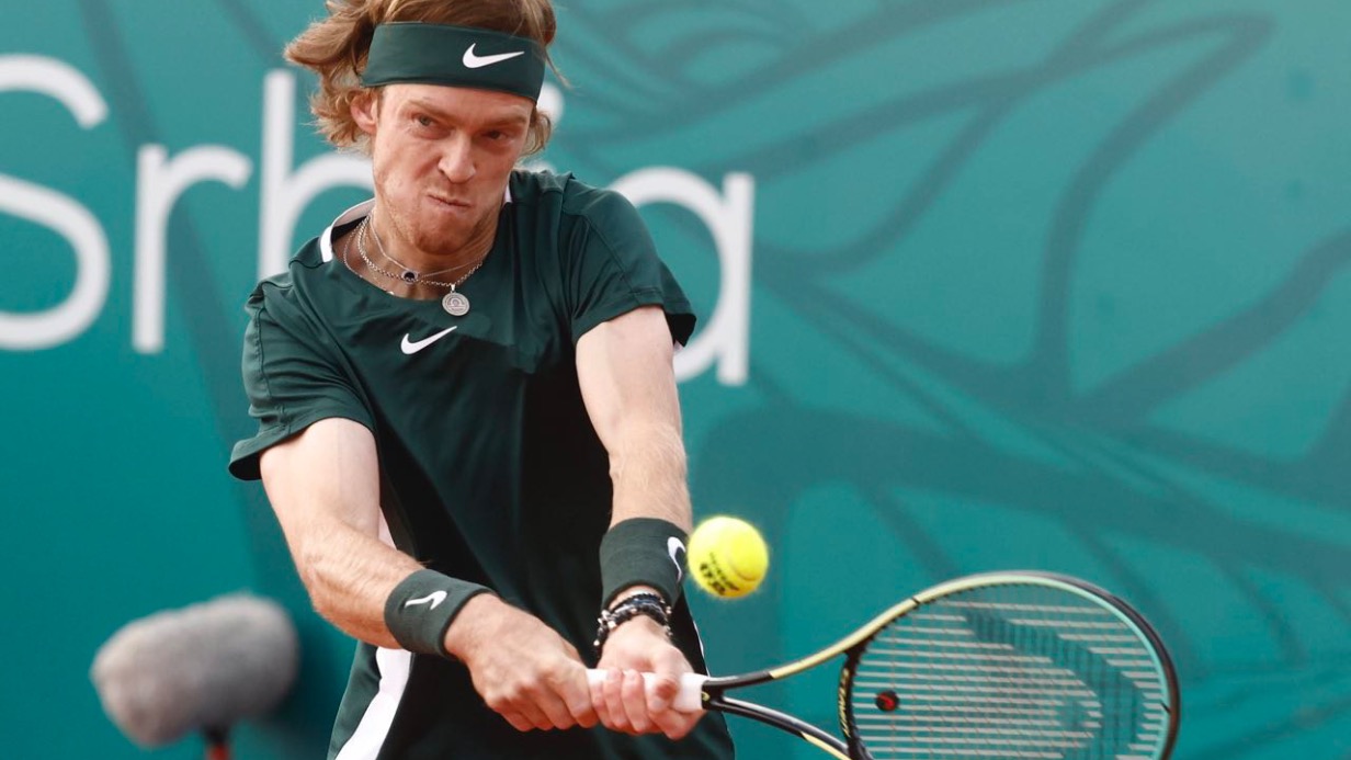 Рублев обыграл Джоковича и стал победителем теннисного турнира в Белграде