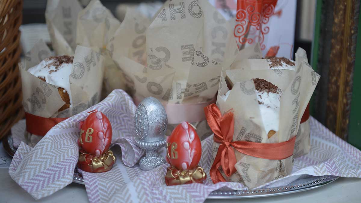 Дизайнер Курбатова дала советы по украшению праздничного стола на Пасху