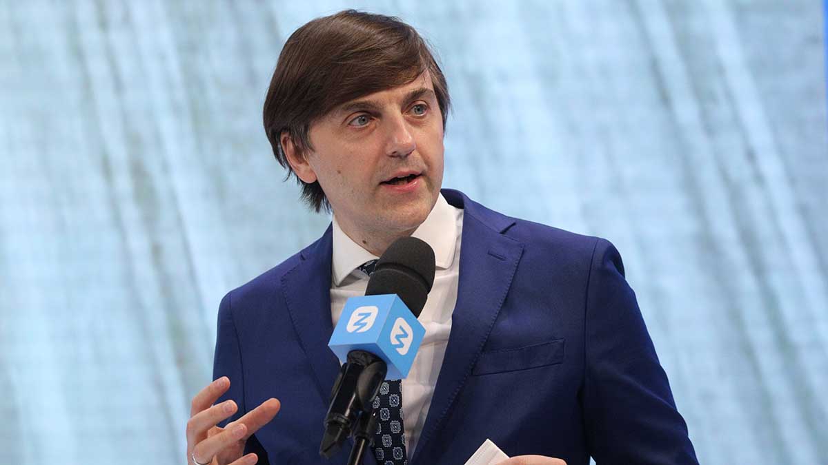 Министр просвещения Кравцов поздравил школьников с Днем знаний