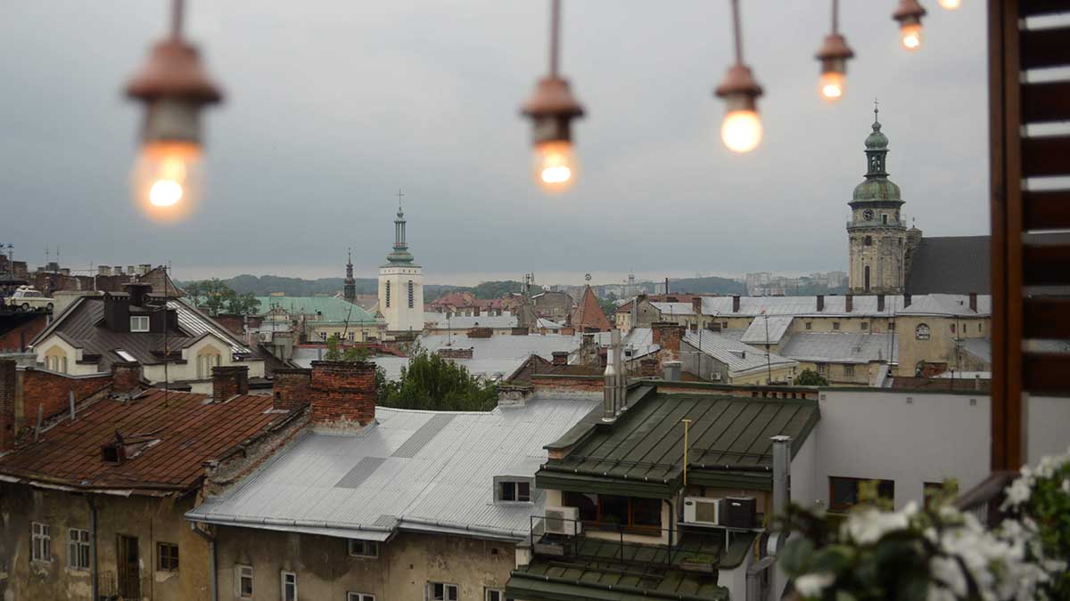 Мэр Львова не стал включать отопление, признав, что стало «действительно холодно»