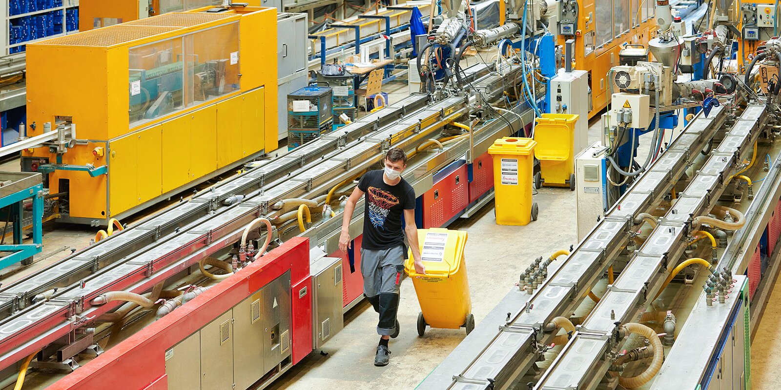 Москвичам рассказали о внедрении экотехнологий на городских предприятиях