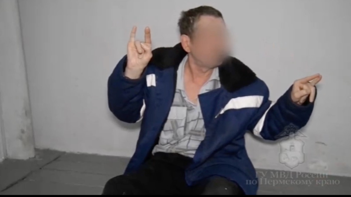 Пьяный угонщик сбил пешеходов в Перми. Видео