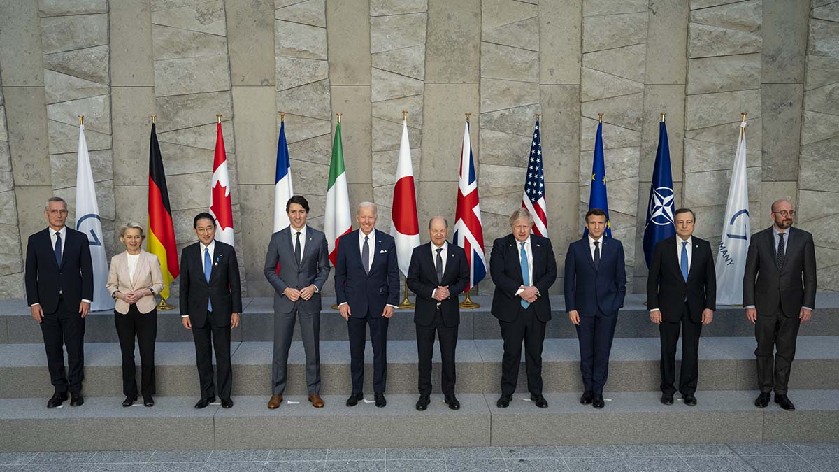 Министр Пикетто-Фратин: На повестке саммита G7 стоит отказ от СПГ России