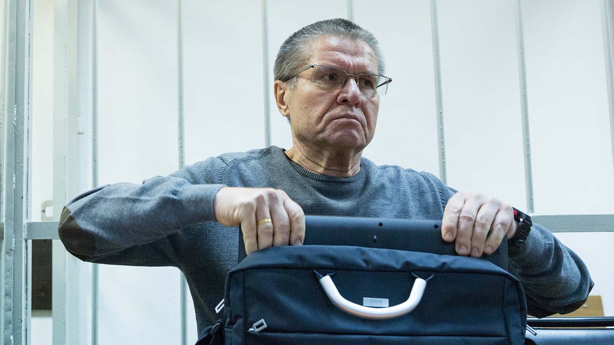 Адвоката экс-министра Улюкаева отправили в СИЗО на два месяца