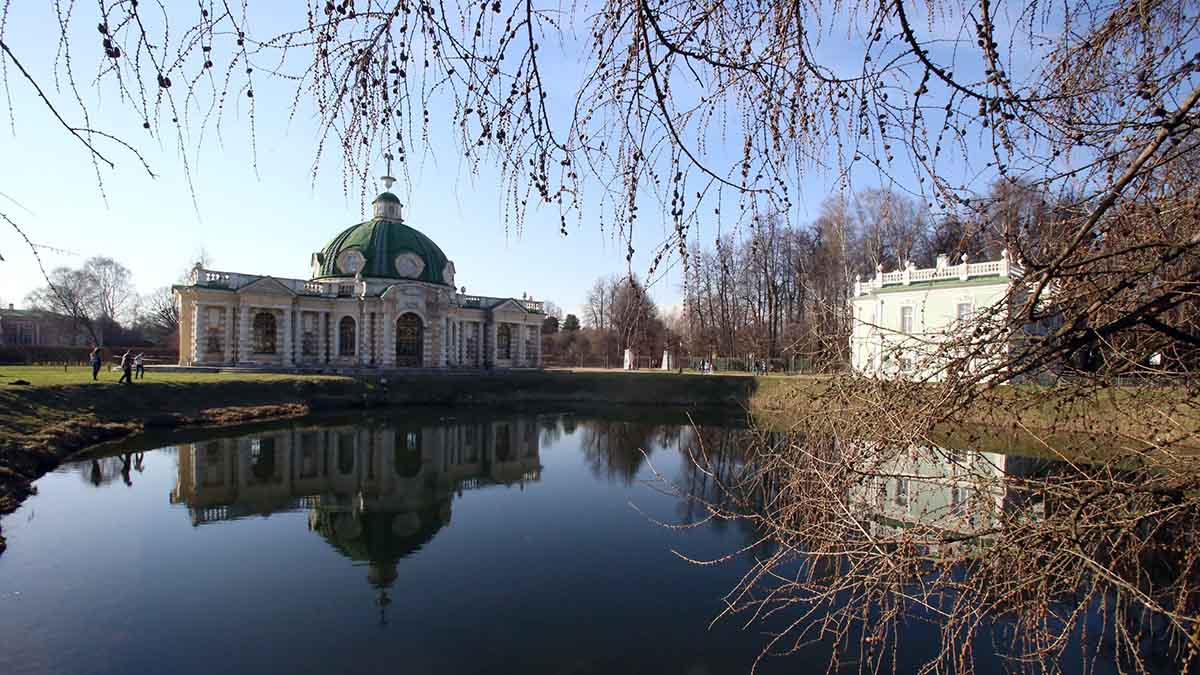 Работы по экологической реабилитации прудов стартовали в лесопарке «Кусково»