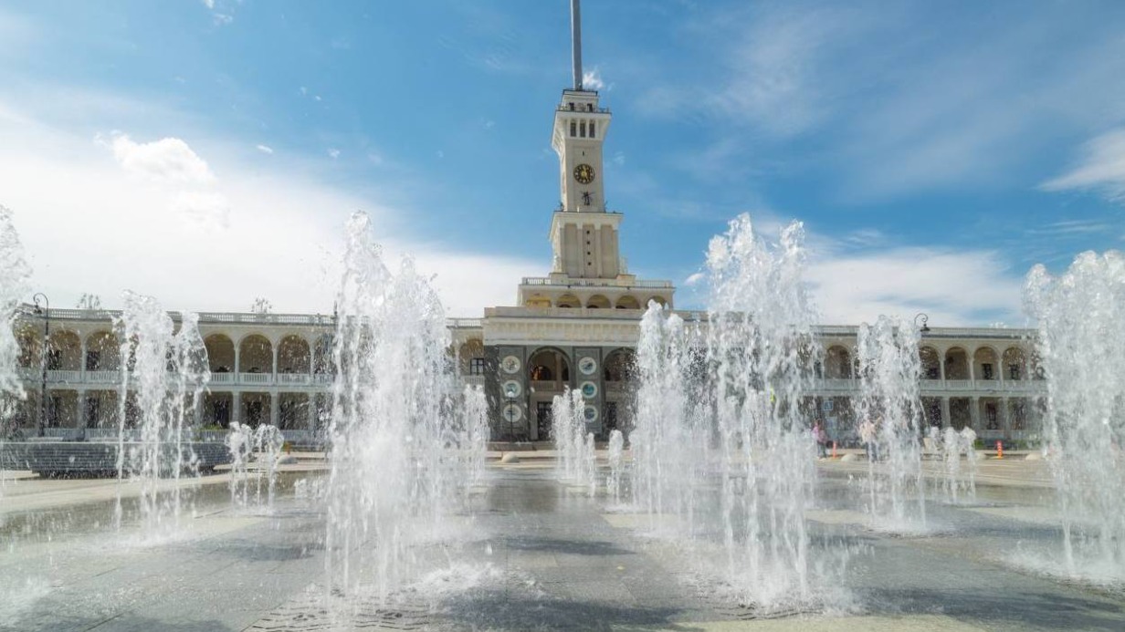 Москвичам рассказали о фонтанах на Северном речном вокзале