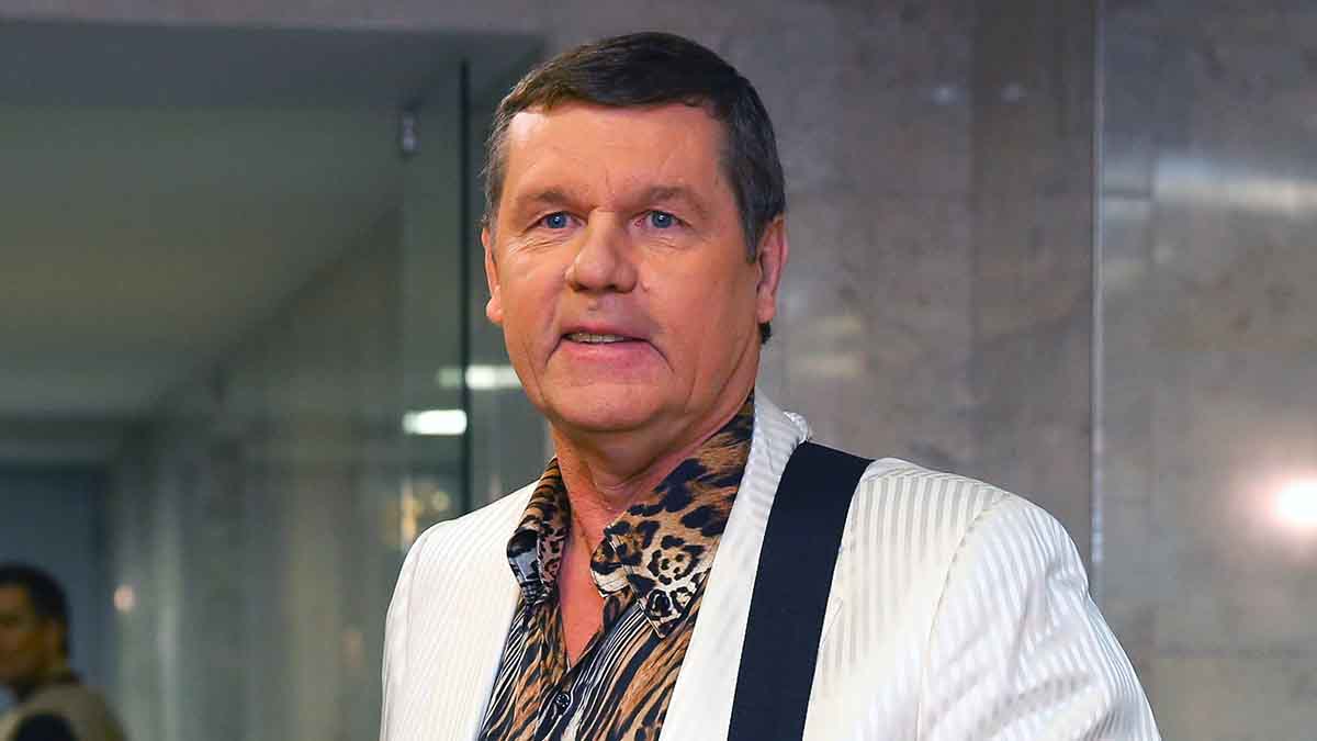 «Ты-то с чего заблатовал?»: Новиков раскритиковал телеведущего Соловьева