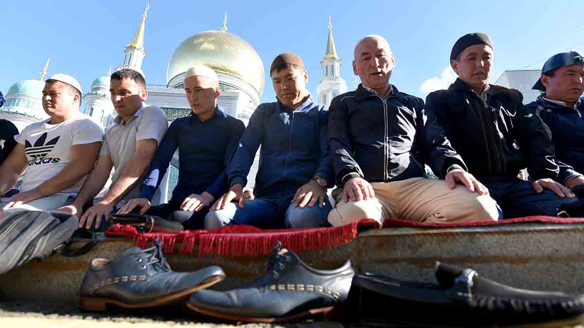 Движение на ряде улиц в Москве перекроют из-за праздника Ураза-байрам